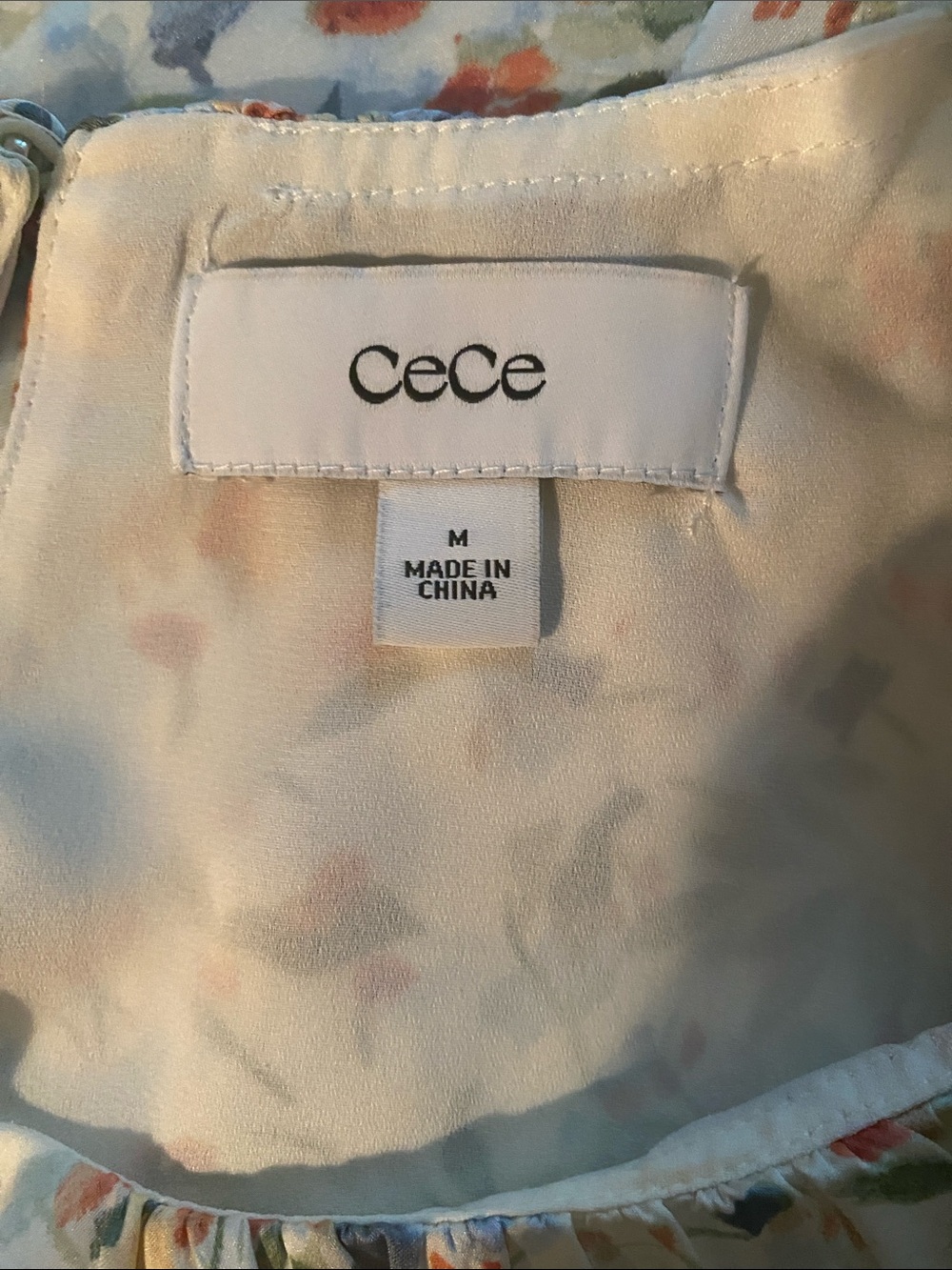 CECE NWT lined blouse size medium - Picture 6 of 9